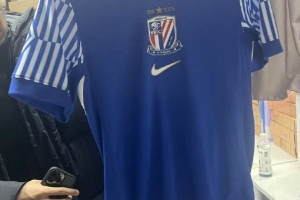 网传申花新赛季球衣：主蓝客白，有致敬夺冠30周年的元素