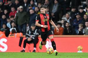 英媒：利物浦将击败曼联和曼城，签下伯恩茅斯边卫科尔克兹