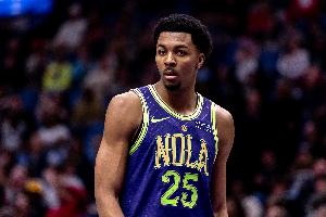 马龙：墨菲今晚表现得很出色 我们要在防守他时做得更好