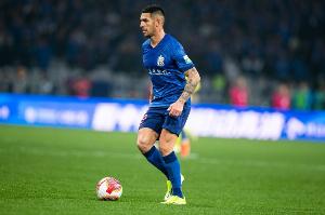 媒体人：路易斯拿球机会太少，申花若这么踢威胁比去年降低太多