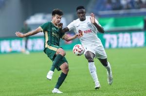 刘浩帆：入选国足与朱辰杰伤缺有关系，我经验和气质没法跟他比