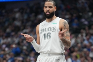 凯莱布-马丁因伤缺战76人 独行侠阵中仅剩下8人健康