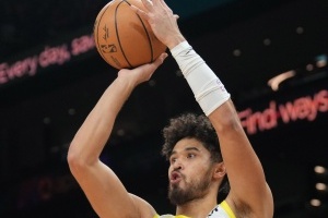 团队发挥仍输球！爵士多点开花阵中合计6人得分上双