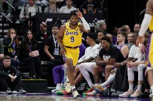 雷迪克：布朗尼最大的进步可能是在有球和无球状态下的决策能力