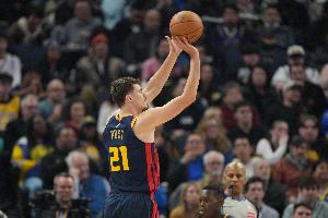 科尔：波斯特对我们来说是破局者 我们有了能挡拆外弹投篮的大个