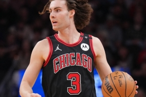 中圈超远绝杀！基迪：球离开我的指尖时 轨迹就看着很正！