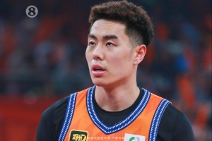 李添荣：全队助攻34个是我们的正常表现 盼季后赛保持好这个强度