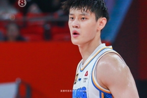 曾凡博兑现天赋迎来蜕变 他让北京男篮在攻防两端都得到良好保障