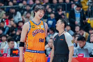 🦈🐯付政浩：沪粤之战肉搏升级 半场犯规频发成比赛焦点👊