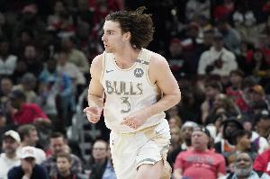 单赛季7次三双公牛队史第二&仅次乔丹！基迪砍28分16板11助2断3帽