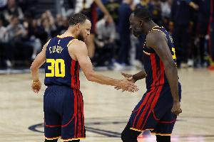 勇士VS开拓者首发：库里追梦领衔原班人马 卡马拉塞布尔双闸伺候