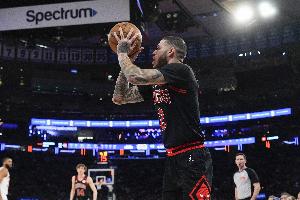 多诺万：大球周一恢复训练&不太可能出战附加赛 目标季后赛能复出