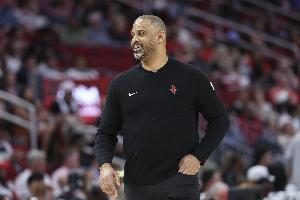 认真打收官战！火箭今日首发：申京&杰伦-格林&狄龙&阿门&范乔丹