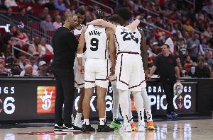 乌度卡：有很多人想加入火箭 但我们只选不会影响年轻球员成长的