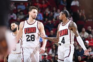 申京：我和杰伦-格林都没有压力 我俩这两年只是打出高水平篮球