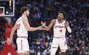 火箭助教：与生涯前两年相比 申京&杰伦-格林如今的防守好太多了