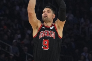 场均18.5分10.1板3.5助！美记：公牛今夏将继续兜售武切维奇