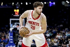 谁被低估？ESPN评今年季后赛球员影响力Top25-1：老詹9库里7卢卡4