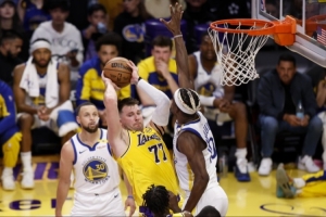 徐静雨：东契奇得分补不上防守端送分 巴特勒的贡献都是实打实的