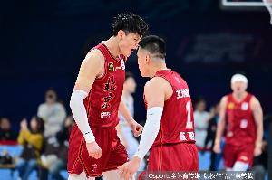 伤病阴霾笼罩！曾凡博&所罗门受伤 裁判吹罚尺度超出认知😓