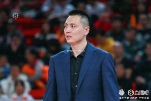 卢伟：下赛季的目标是冲击4强 外援的引援重点还是一号位和五号位