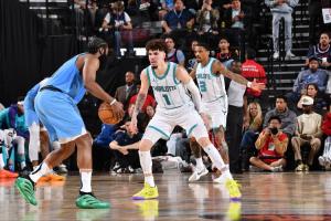 值不值？😉美媒模拟交易：快船换来三球 送出鲍科比等3将+1首轮