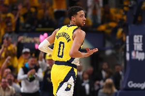 卡莱尔谈哈利伯顿0失误：将来会有一个以他名字命名的统计类别