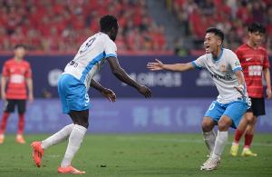 记者：青岛西海岸间歇期将在大连集训，与大连英博热身计划已确定