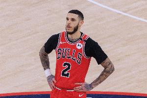 👀美记：朗佐-鲍尔预计会被摆上货架 他年薪仅1000万 很好消化