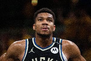 A-史密斯：如果字母哥不能再夺一冠 我会用“不思进取”来形容他