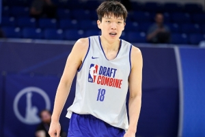 队记：建议勇士41号签选择杨瀚森 他的防守和传球非常诱人