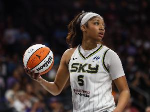 👊里斯和摩西-马龙并列WNBA＆NBA历史场均进攻篮板最多的球员