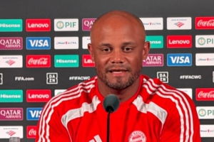 孔帕尼：在现代足球中，一场比赛里进行几次调整是很正常的