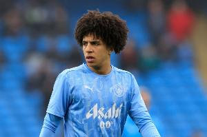 TA：刘易斯维持3场禁赛，将缺战尤文和1/8决赛&努内斯出任右后卫