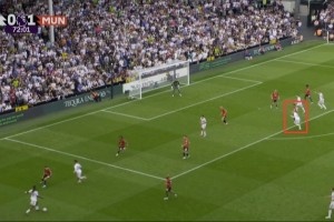 遭富勒姆扳平！B费跟丢史密斯-罗，丢球后摊手抱怨后防线👐