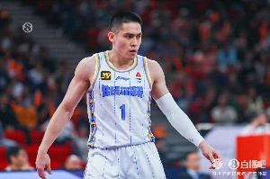 北京送走周琦陈盈骏范子铭之一才能引进赵睿 新疆去年追过陈盈骏