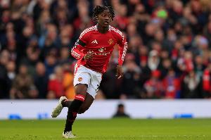 英媒：纽卡正在关注曼联中场梅努，并有意在冬窗采取行动