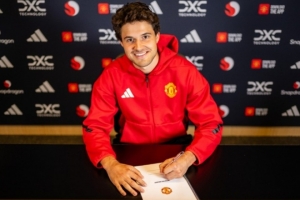 邮报：拉门斯已给曼联队友留下深刻印象，获老门将希顿高度评价