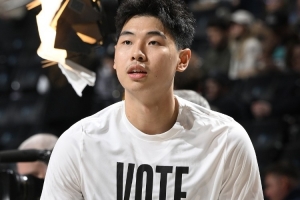 媒体人：广东男篮已与崔永熙完成新合同签约 小崔将身披24号球衣