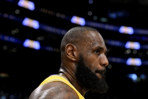 媒体人：我认为下赛季不是詹姆斯的最后一舞 那时他依旧值2-3千万