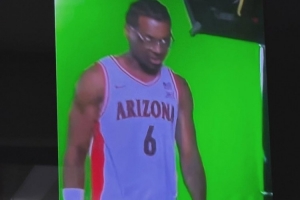 天赋异禀！詹姆斯晒布莱斯增肌照：靠 我儿子现在体格变这么壮了