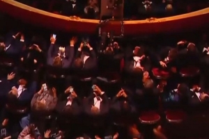 金球奖社媒晒以往颁奖典礼高光时刻，梅西、C罗等人出镜