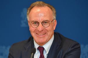 纳赛尔：足球行业需要更多鲁梅尼格这样的人，他是真正的绅士