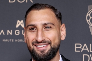 意大利国家队官方：多纳鲁马荣获雅辛奖+金球奖排名第九，恭喜！