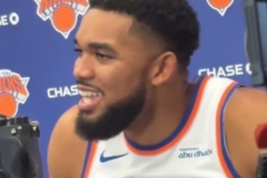 在线打假！唐斯笑对膝盖手术谣言：谁报道的啊？Centel吗？