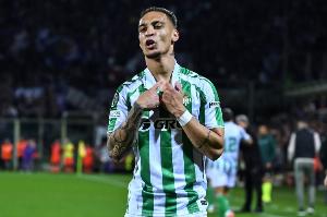 贝蒂斯总监：百分百相信安东尼是队史最佳引援，曼联做了巨大让步