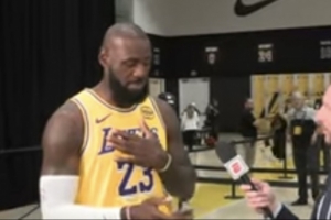 赞比亚有人穿你球衣？詹姆斯：我向你致以爱意 希望咱们可以见面