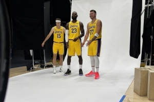 詹姆斯：我肯定会和里夫斯雷迪克打高尔夫 是否发布出来待定