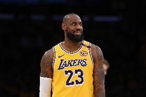 Shams：在媒体日开启之前 詹姆斯已有一个多月没怎么碰篮球