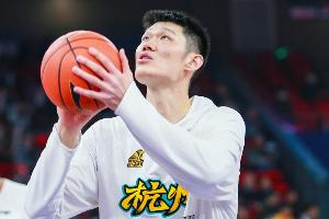 依旧稳定！胡金秋14中10&罚球4中4拿到24分 另有4板1助1帽